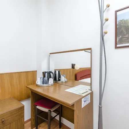 And Bla?enka S. Guest house Primosten